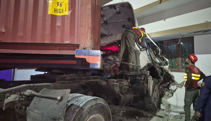 Uncontrolled trawler breaks through wall and enters bungalow in Defence