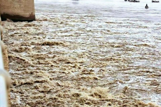Water level continues to rise in Ravi River