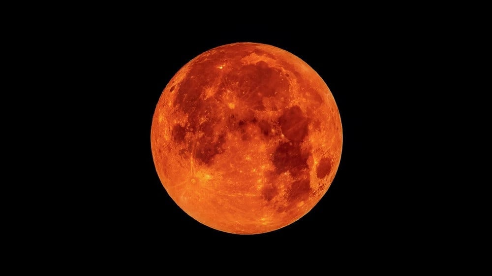 a long red lunar eclipse be visible in Pakistan