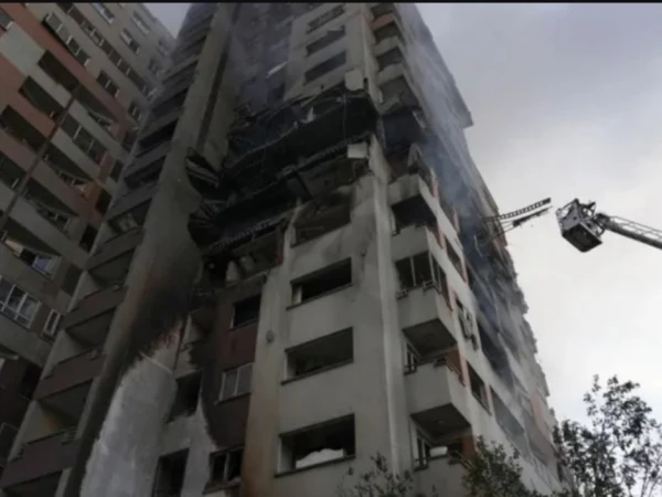 6 killed in gas explosion in residential building