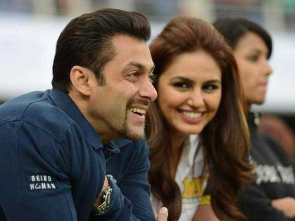 Actress Huma Qureshi engaged