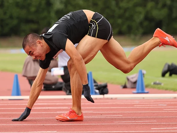 American who set a record for running like cattle