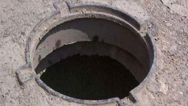 Body of child missing for 3 days found in Karachi's sewer