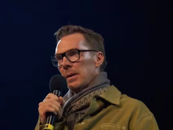 British actor emotionally recites poem for Palestine