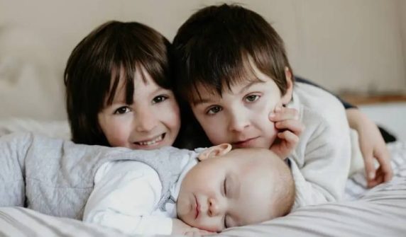 Children's hair can tell a lot about their mental health
