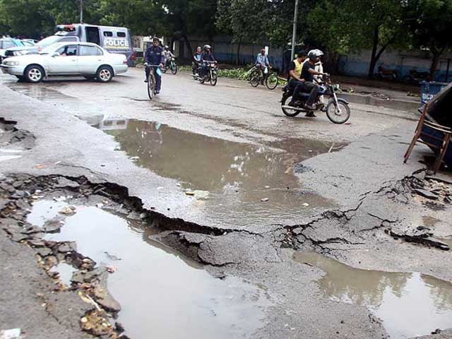 Decision to repair damaged roads in Karachi after rains