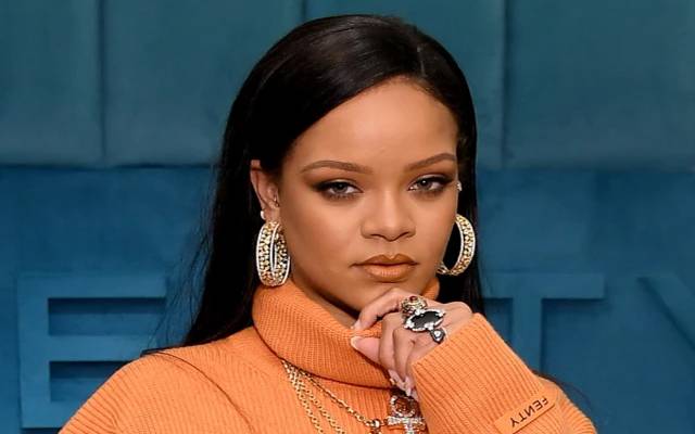 Famous American singer Rihanna gives birth to a daughter