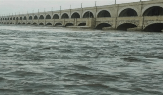 Devastating floods begin to reach Sindh