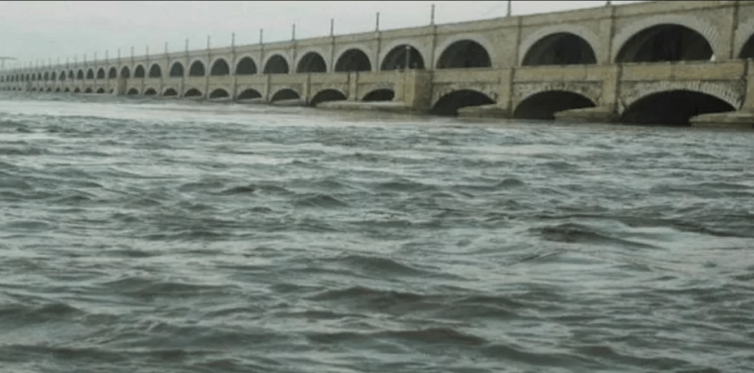 Devastating floods begin to reach Sindh
