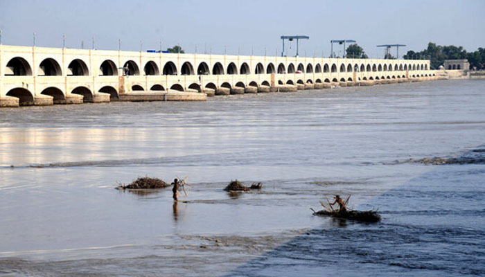 Floodwaters from Mehar will hit Larkana-Sehwan Dam today