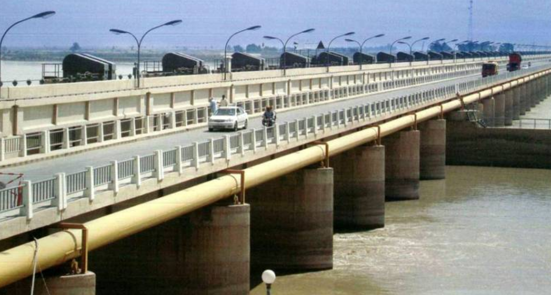 Floodwaters likely to reach Panjnad head today, Guddu Barrage two days later