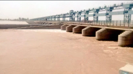 Flow in Chenab River starts to decrease at Head Trimu and Panjnad