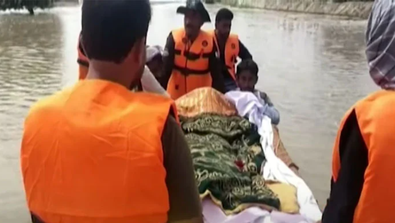Funeral taken to cemetery by boat amid flood situation in Bahawalpur