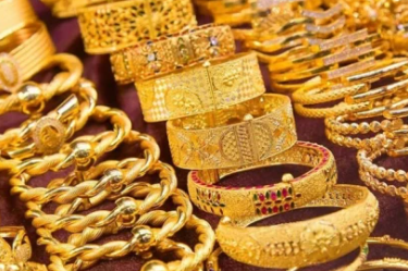 Gold becomes more expensive; price increases by a record Rs 4,100