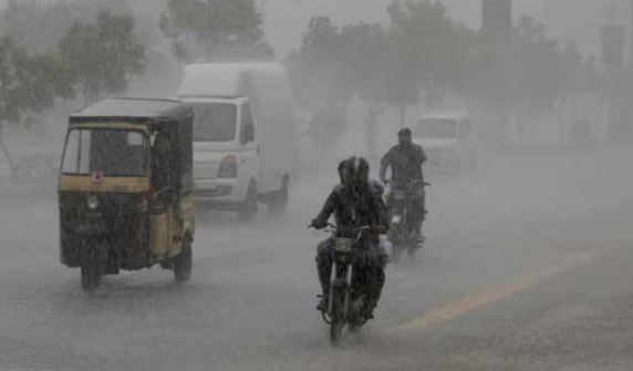 Intermittent rain with strong winds expected in Karachi during the next 24 hours