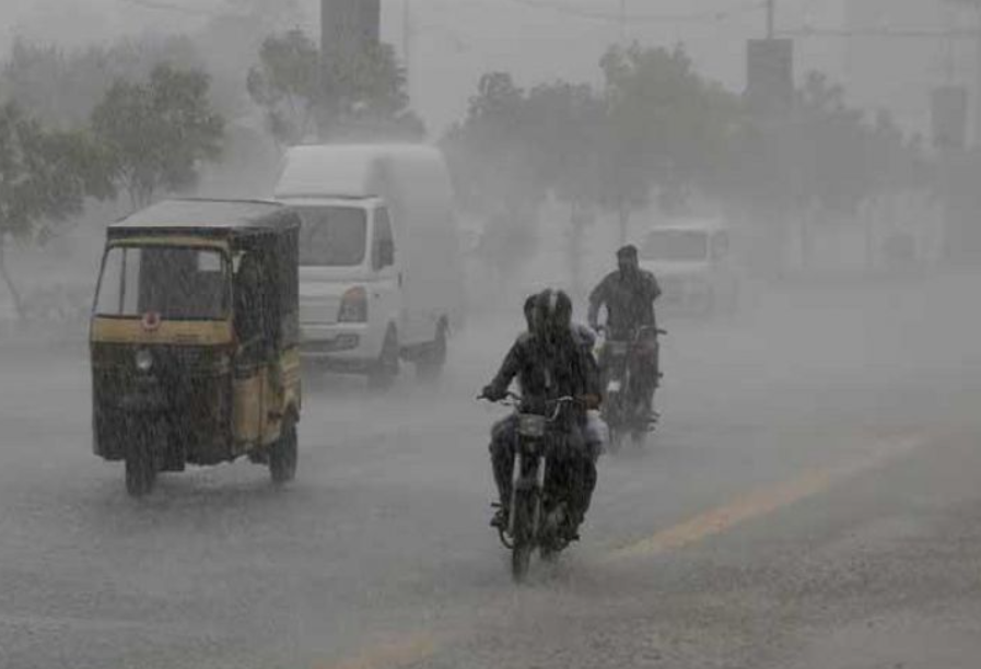 Intermittent rain with strong winds expected in Karachi during the next 24 hours