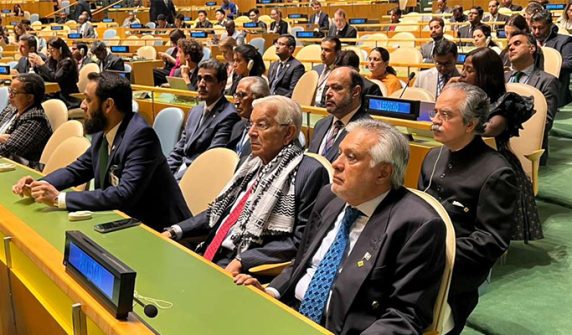 Khawaja Asif expresses solidarity with Palestinians