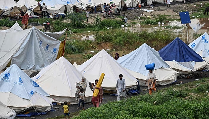 Lack of washroom facilities in flood relief campus