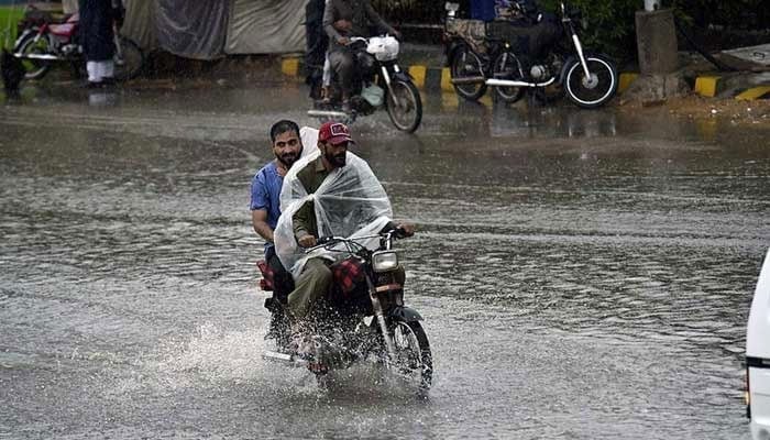 Light rain with thunderstorms expected in Karachi