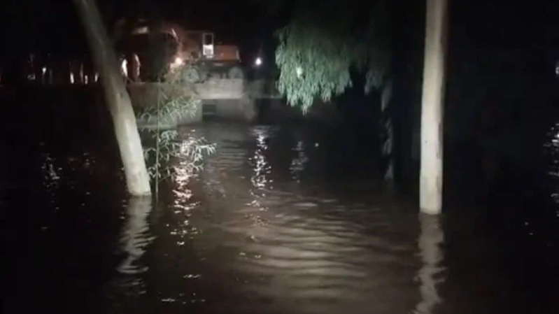 Local dams on both sides of Nasirpur village in Bahawalpur have broken