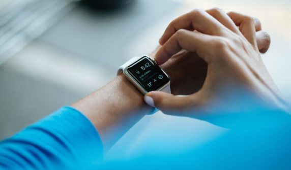 Material developed to rid smartwatches of batteries