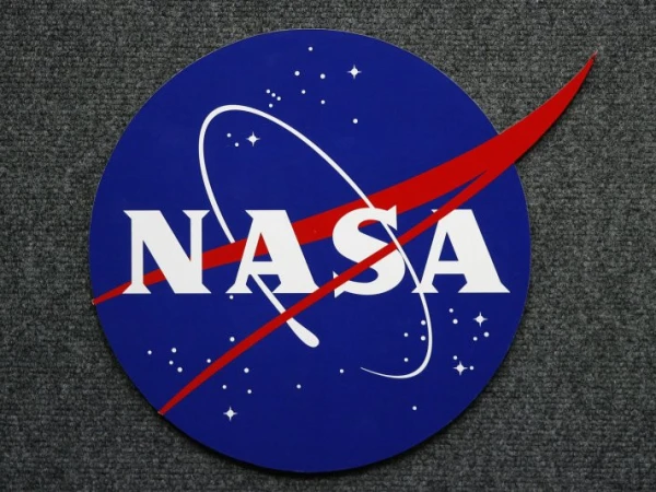 NASA bans Chinese citizens