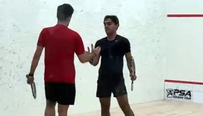 Pakistan's Ashraf Irfan defeats Indian rival Veer Chotrani