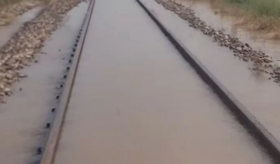 Water starts overflowing from Shujaabad Canal in Multan