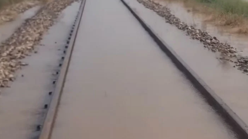 Water starts overflowing from Shujaabad Canal in Multan