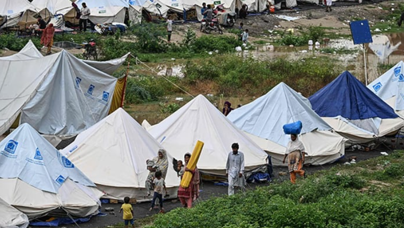 Women face severe problems due to lack of washroom facilities in flood relief campus in Multan