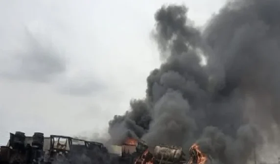 Oil tanker explosion in Nigeria kills 35 people