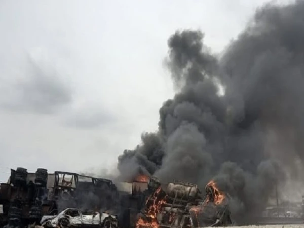 Oil tanker explosion in Nigeria kills 35 people