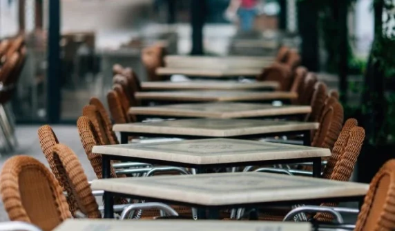 Gang arrested for stealing chairs from restaurants in Spain