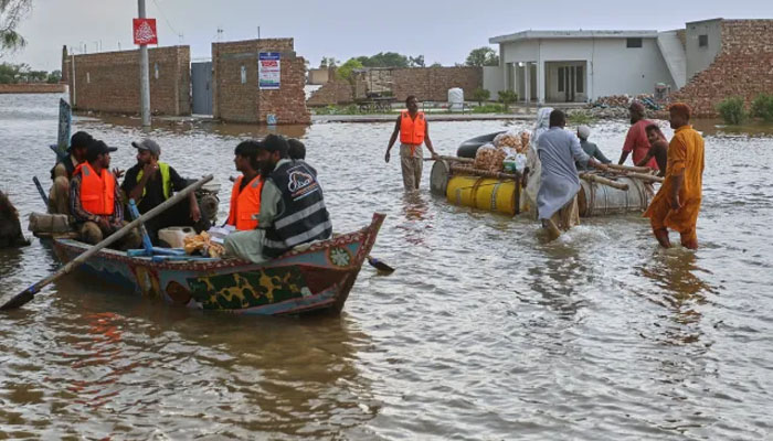 A large area of ​​Jalalpur Pirwala is still under water