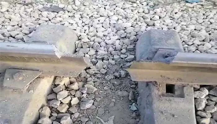 Explosion on track before arrival of Jaffar Express