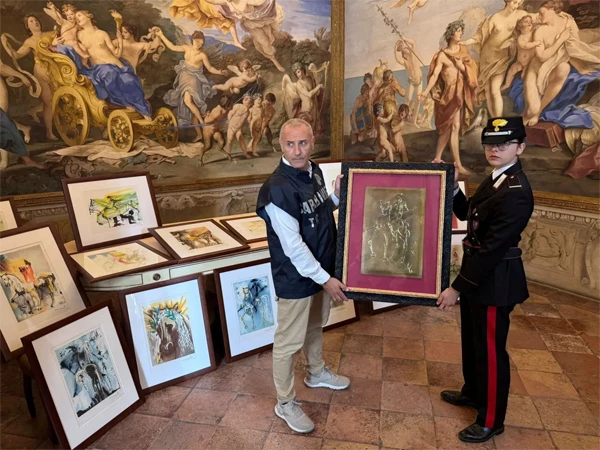 Fake works by famous painter seized from exhibition