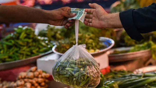 Inflation rate rises above 4 percent