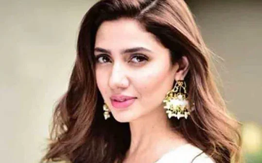 Mahira Khan expresses regret over the plight of Karachi