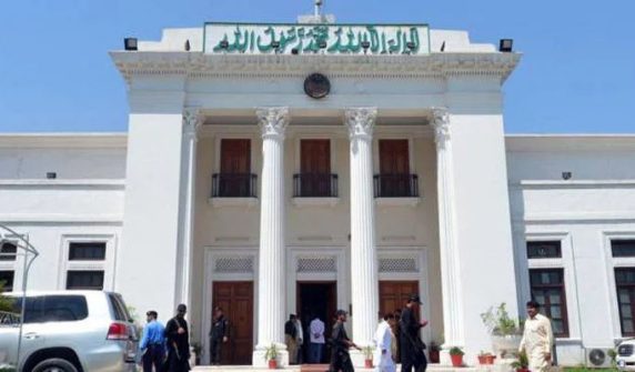 PTI has confined 80 of its members to the CM House