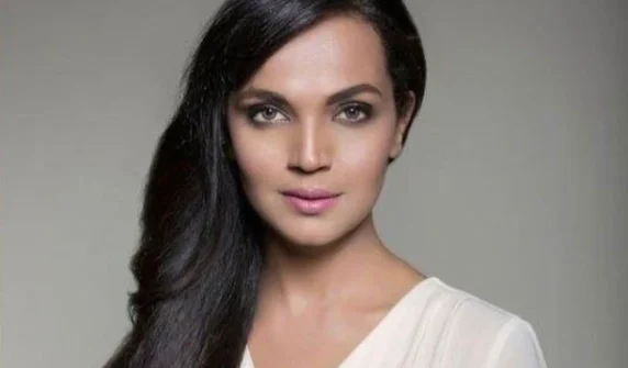 Actress Amina Sheikh tells her instructive story for young girls