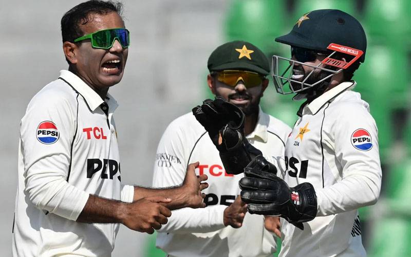 Pakistan beats South Africa to take 1-0 lead in series