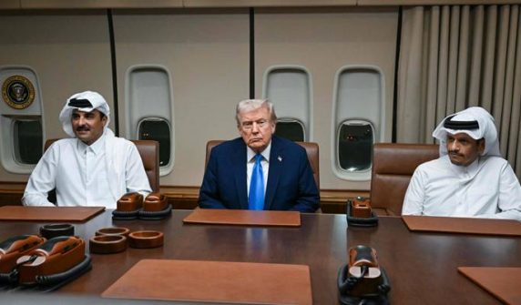 Trump makes brief stopover in Doha on way to Malaysia