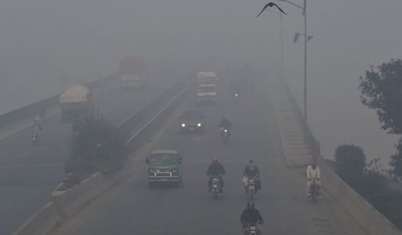 Air pollution continues to reign in various cities of Punjab