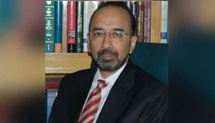 Senior lawyer Makhdoom Ali Khan resigns