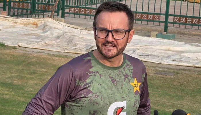 Head coach of Pakistan white ball team leaves for home on vacation