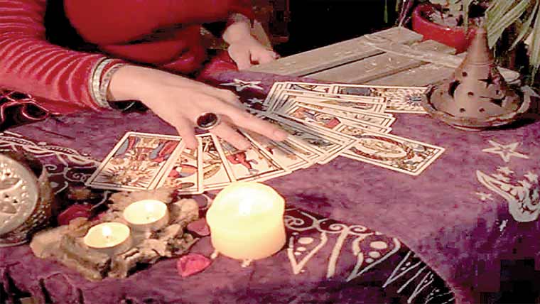 Woman accuses husband of infidelity after hearing astrologer's words