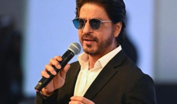 Why did Shah Rukh Khan apologize to fans on his 60th birthday?