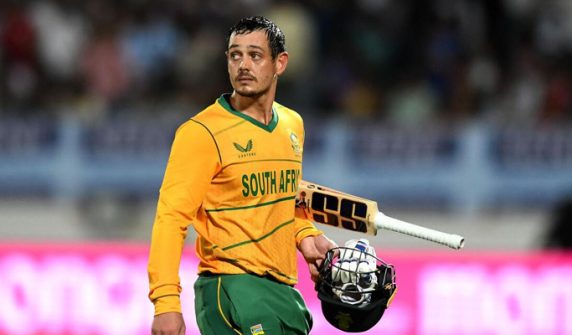 South African batsman De Kock sets an unwanted record