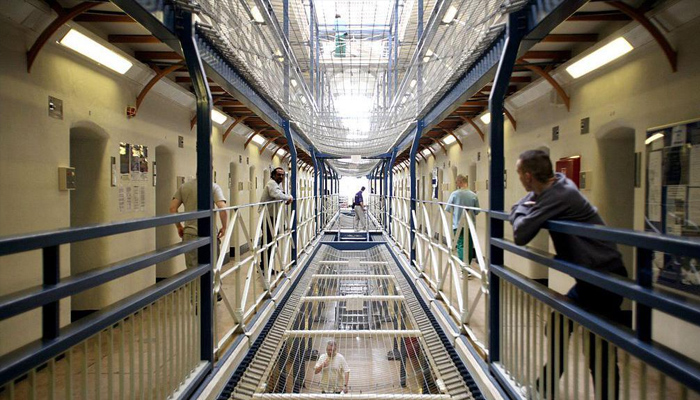 Two prisoners mistakenly released from prison in London