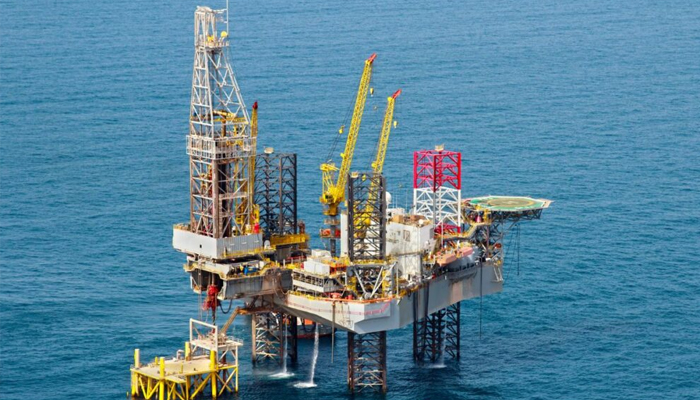 Why were these notices given to those working on offshore oil wells